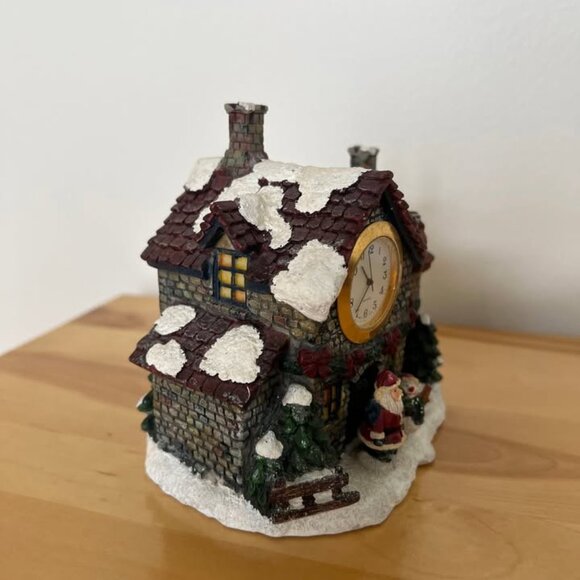Vintage 2002 Santa's House Holiday Decorative Christmas House Clock - Picture 2 of 5